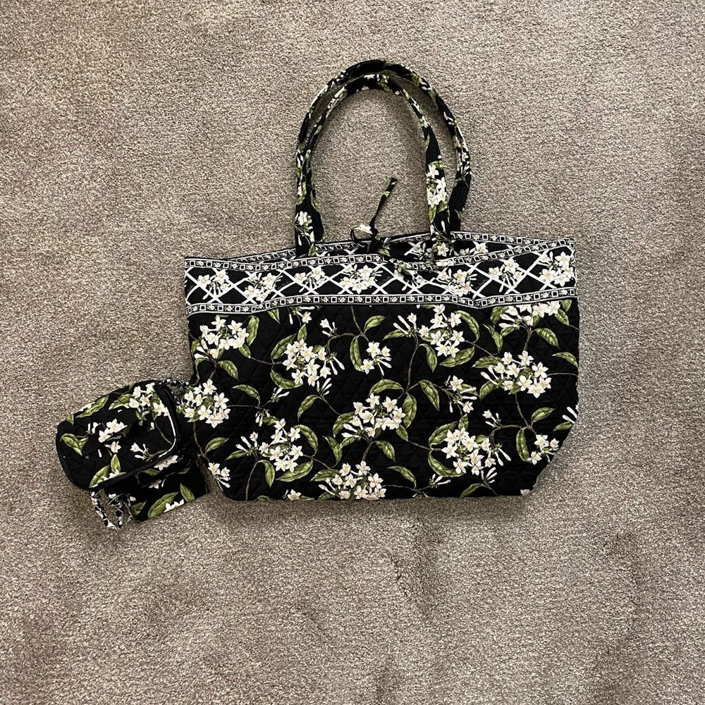 Vera Bradley tote w/ jewelry tote